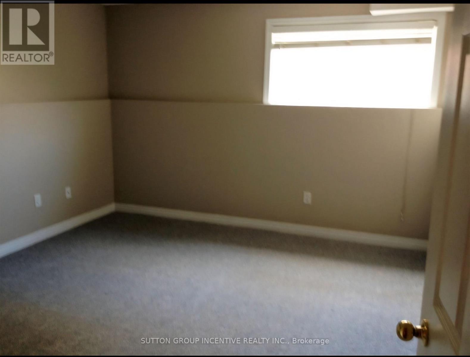 Lower - 8 Heritage Court, Barrie, Ontario  L4N 0E6 - Photo 7 - S12679720