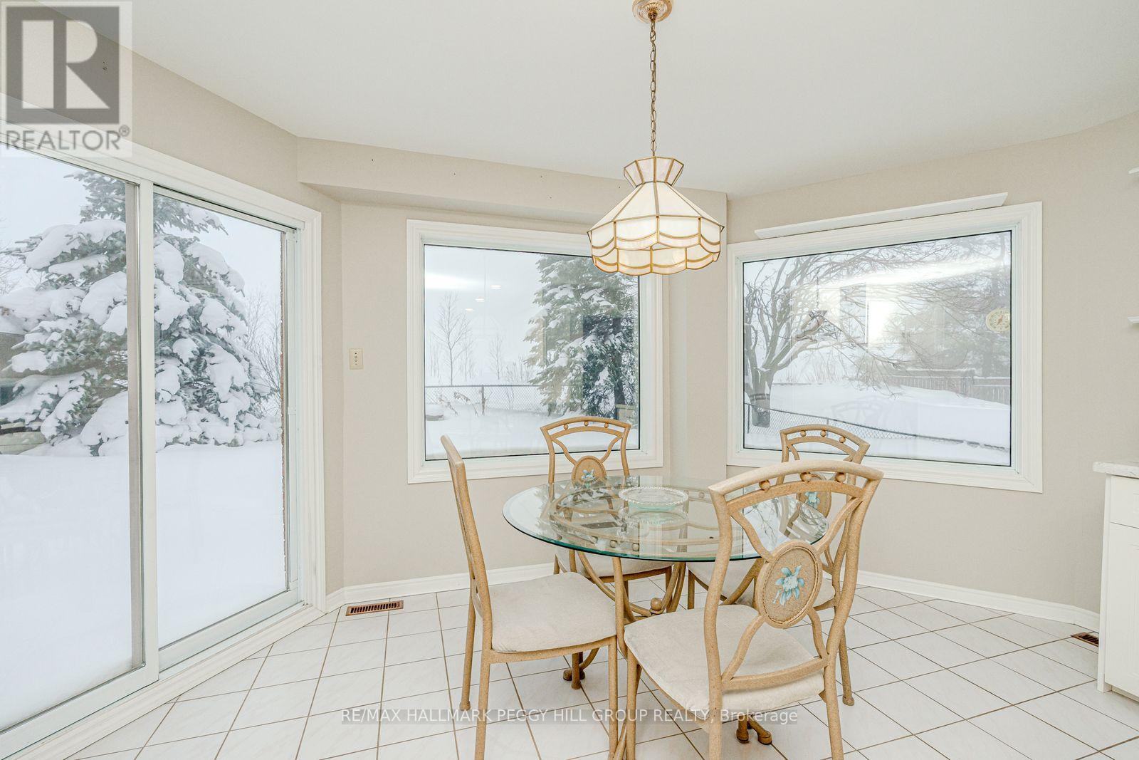 39 Grasett Crescent, Barrie, Ontario  L4N 6Z8 - Photo 5 - S12679800