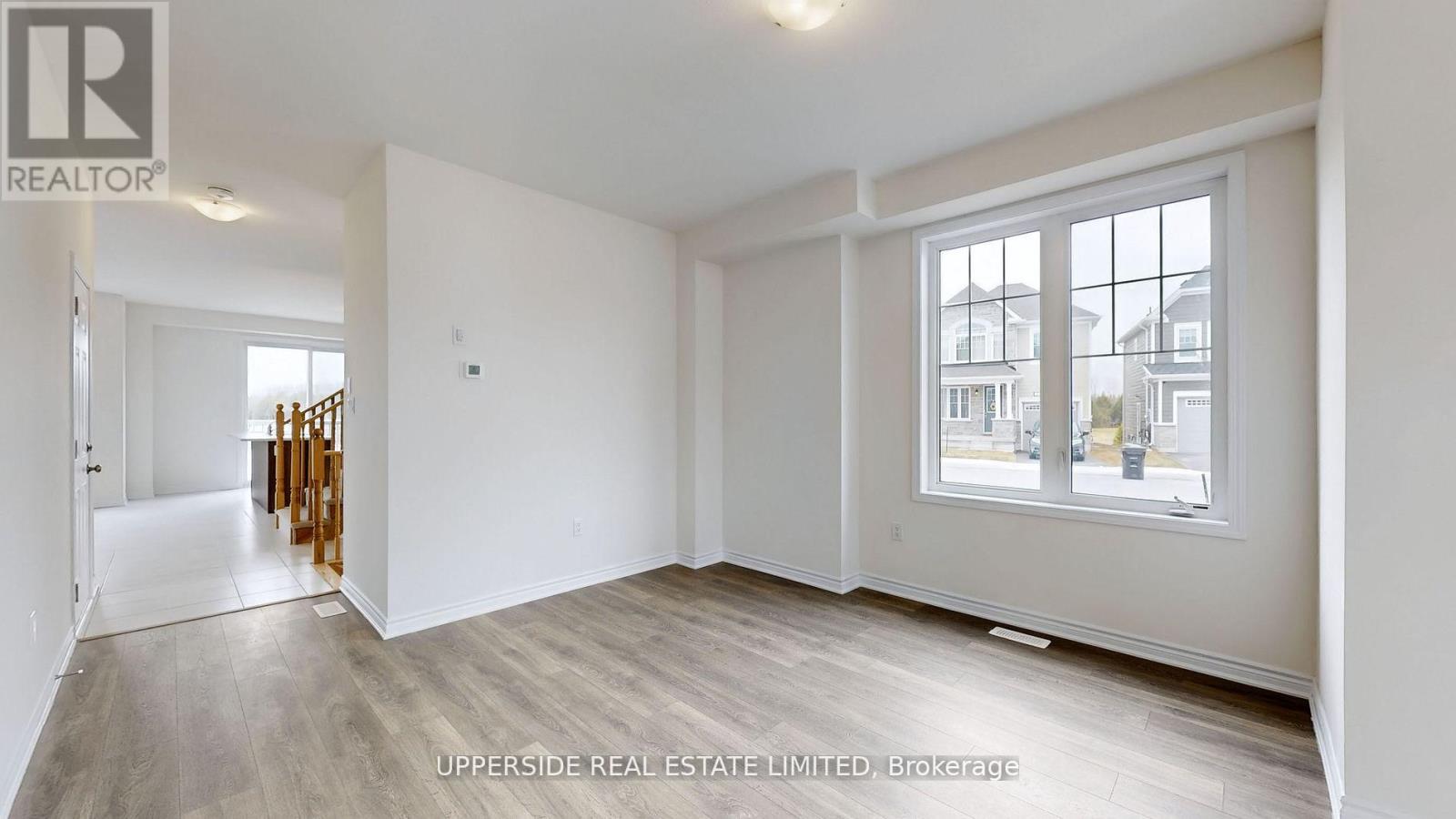 26 Shapira Avenue, Wasaga Beach, Ontario  L9Z 0K2 - Photo 3 - S12679828