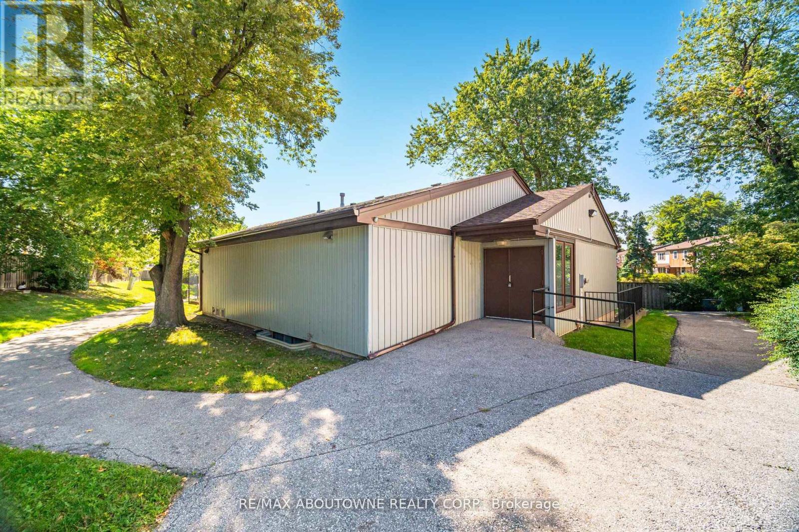 106 - 2779 Gananoque Drive, Mississauga, Ontario  L5N 2E4 - Photo 33 - W12679678