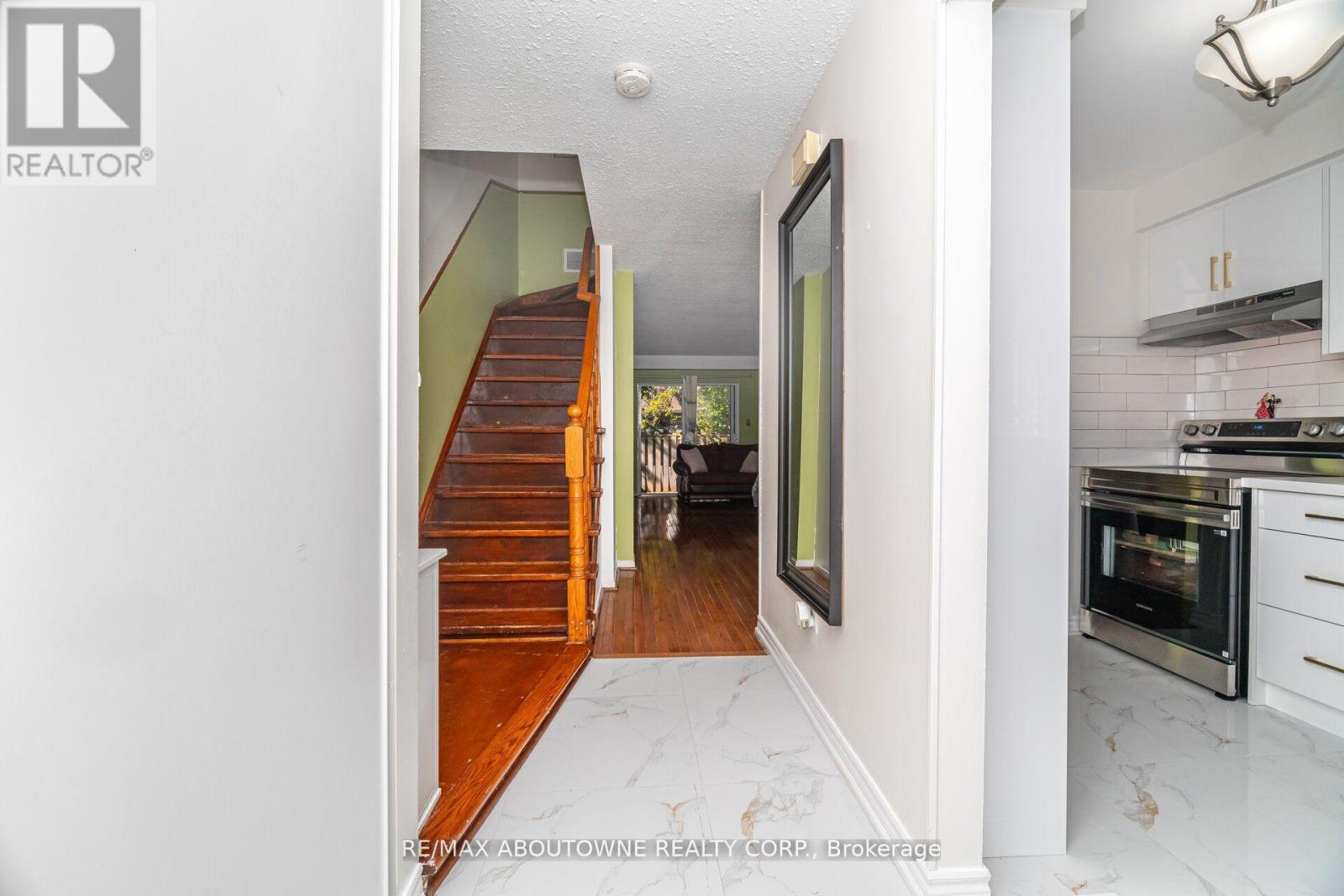 106 - 2779 Gananoque Drive, Mississauga, Ontario  L5N 2E4 - Photo 7 - W12679678