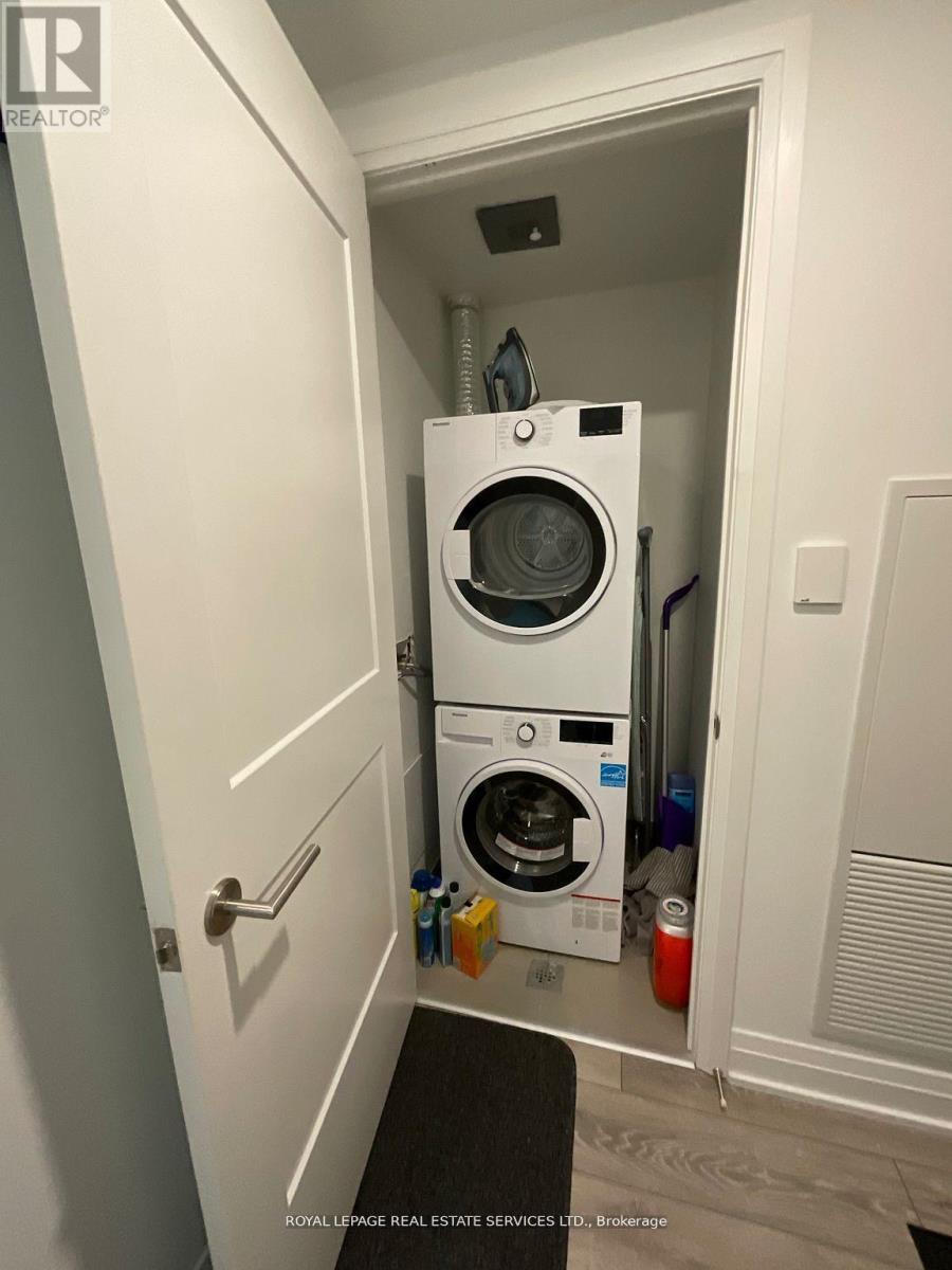 809 - 21 Park Street E, Mississauga, Ontario  L5G 1L7 - Photo 13 - W12679694