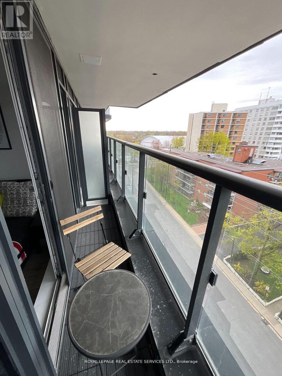 809 - 21 Park Street E, Mississauga, Ontario  L5G 1L7 - Photo 14 - W12679694