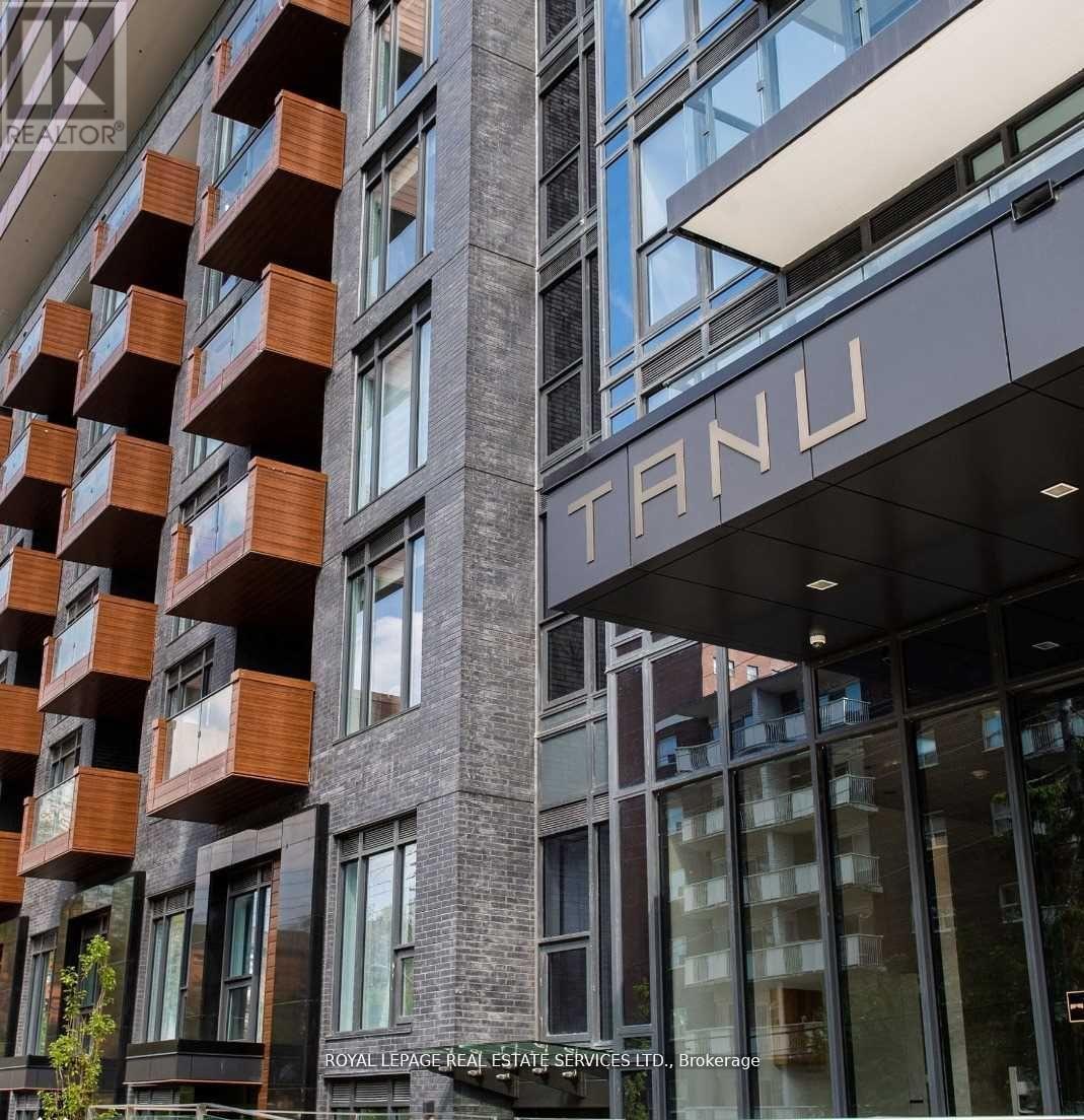 809 - 21 Park Street E, Mississauga, Ontario  L5G 1L7 - Photo 2 - W12679694