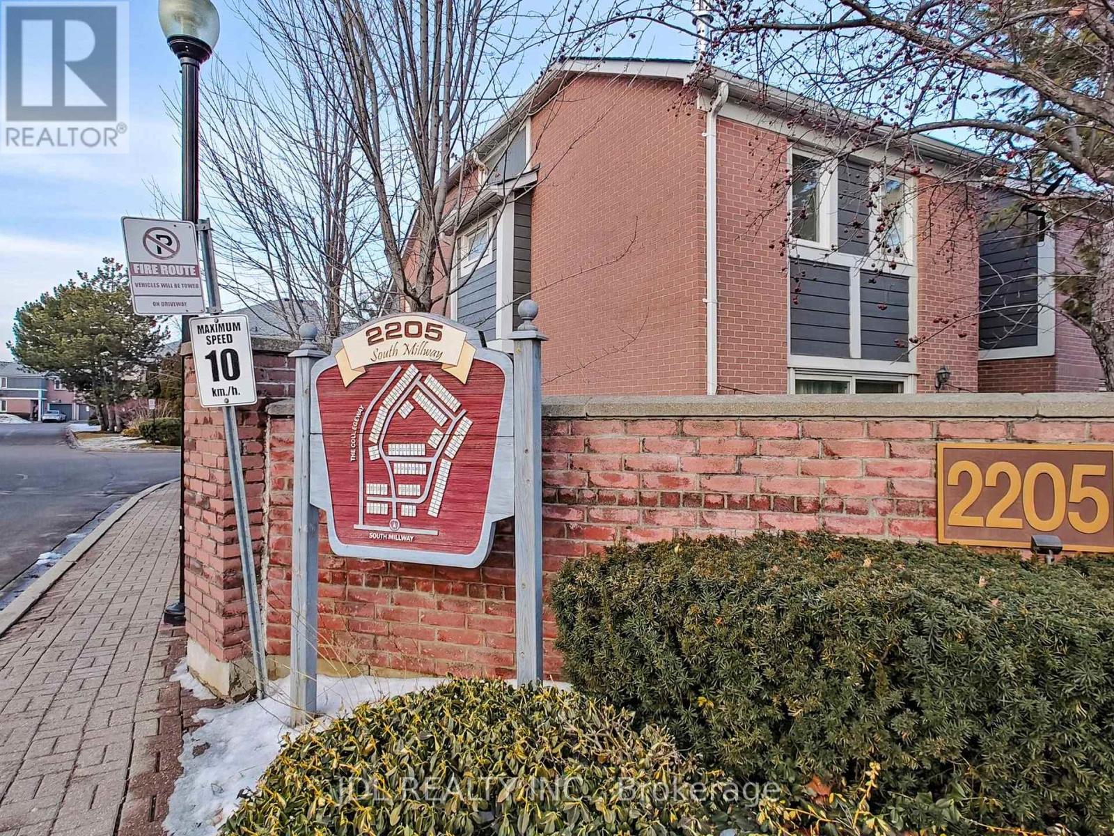 112 - 2205 South Millway, Mississauga, Ontario L5L 3T2 - Photo 4 - W12679698