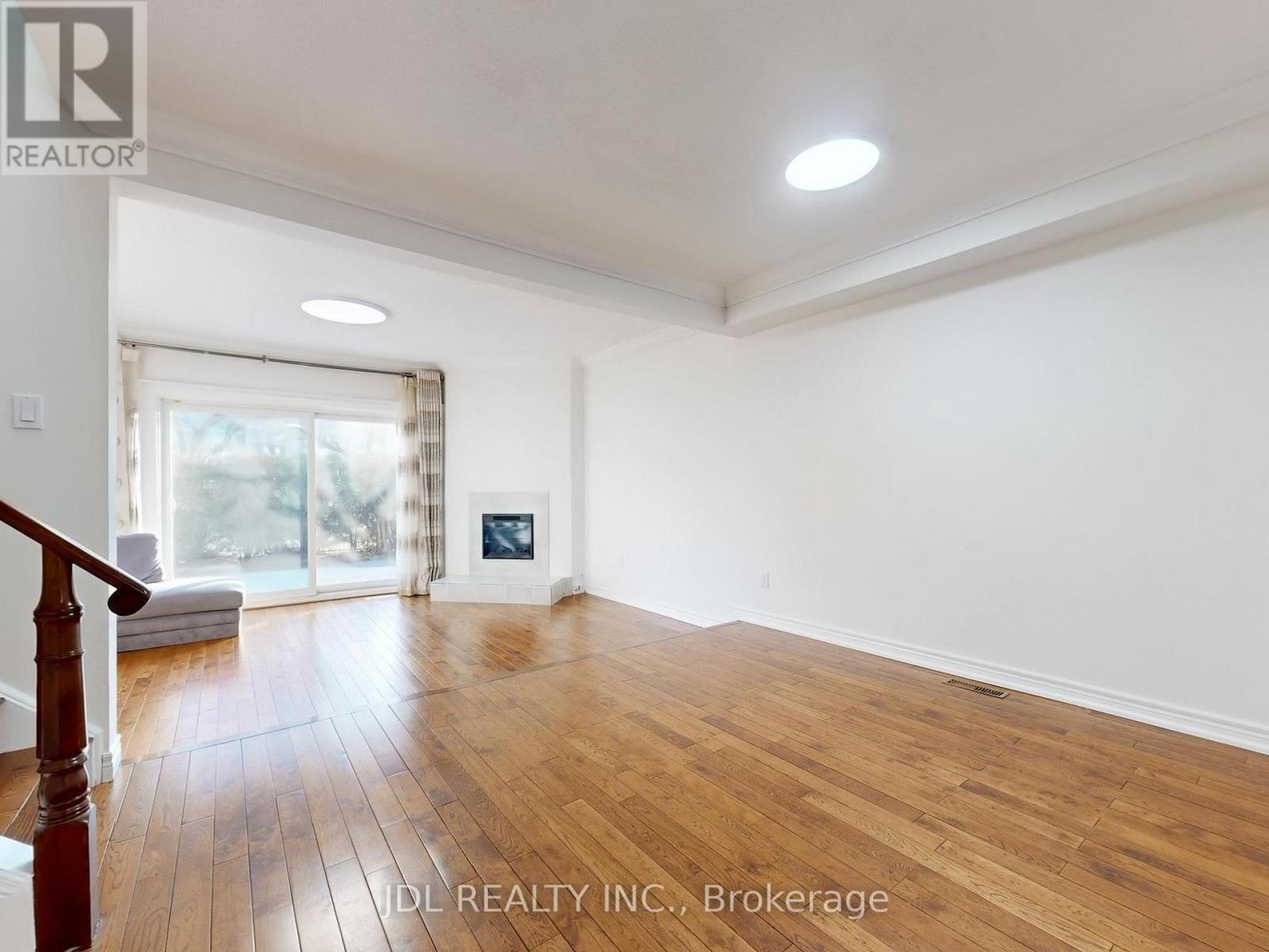 112 - 2205 South Millway, Mississauga, Ontario L5L 3T2 - Photo 7 - W12679698