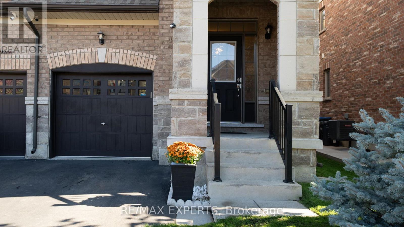 55 Morra Avenue, Caledon, Ontario  L7E 4K7 - Photo 3 - W12679716