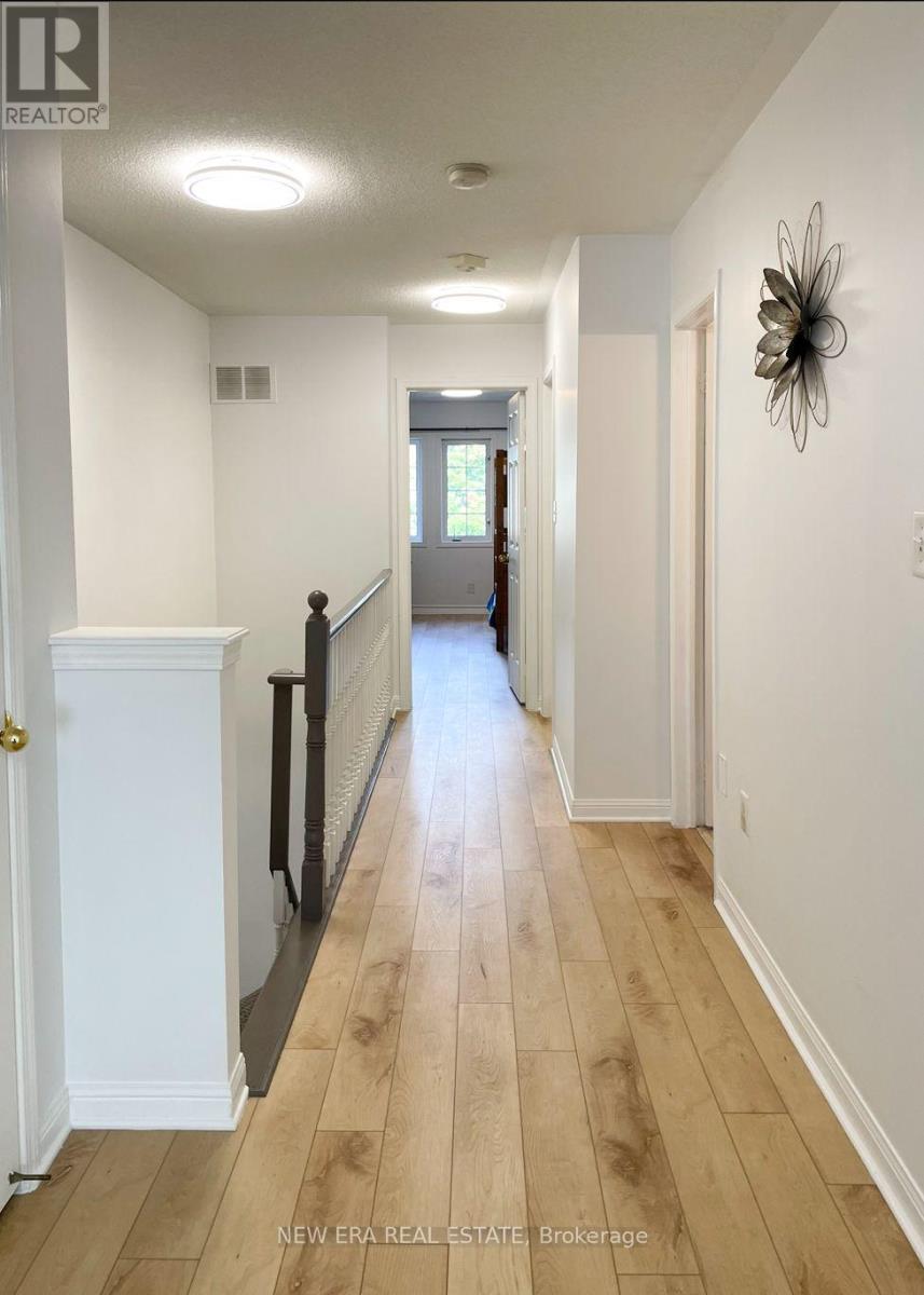 1377 Spring Garden Court, Mississauga, Ontario  L5N 8K6 - Photo 15 - W12679754