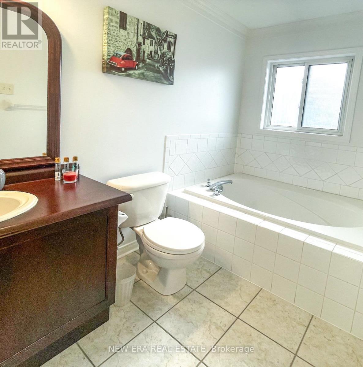 1377 Spring Garden Court, Mississauga, Ontario  L5N 8K6 - Photo 18 - W12679754