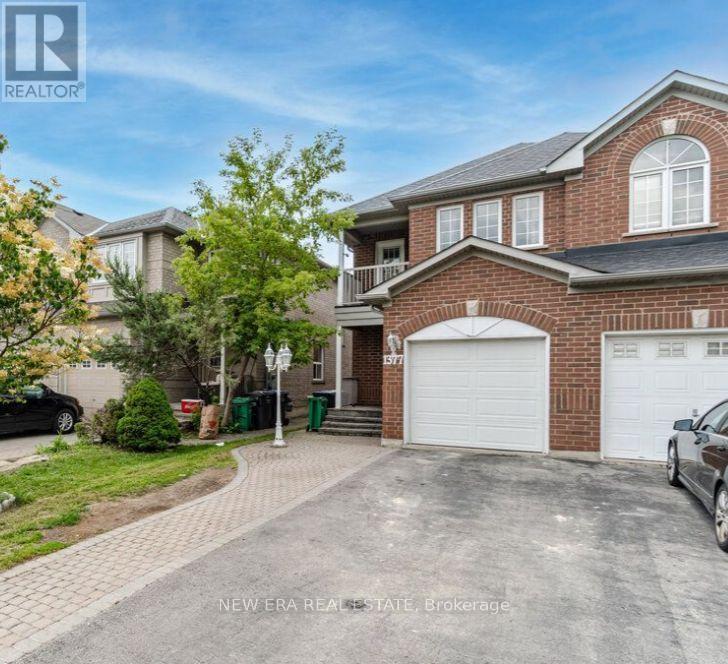 1377 Spring Garden Court, Mississauga, Ontario  L5N 8K6 - Photo 2 - W12679754