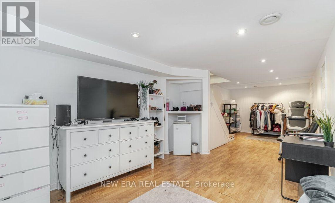 1377 Spring Garden Court, Mississauga, Ontario  L5N 8K6 - Photo 30 - W12679754