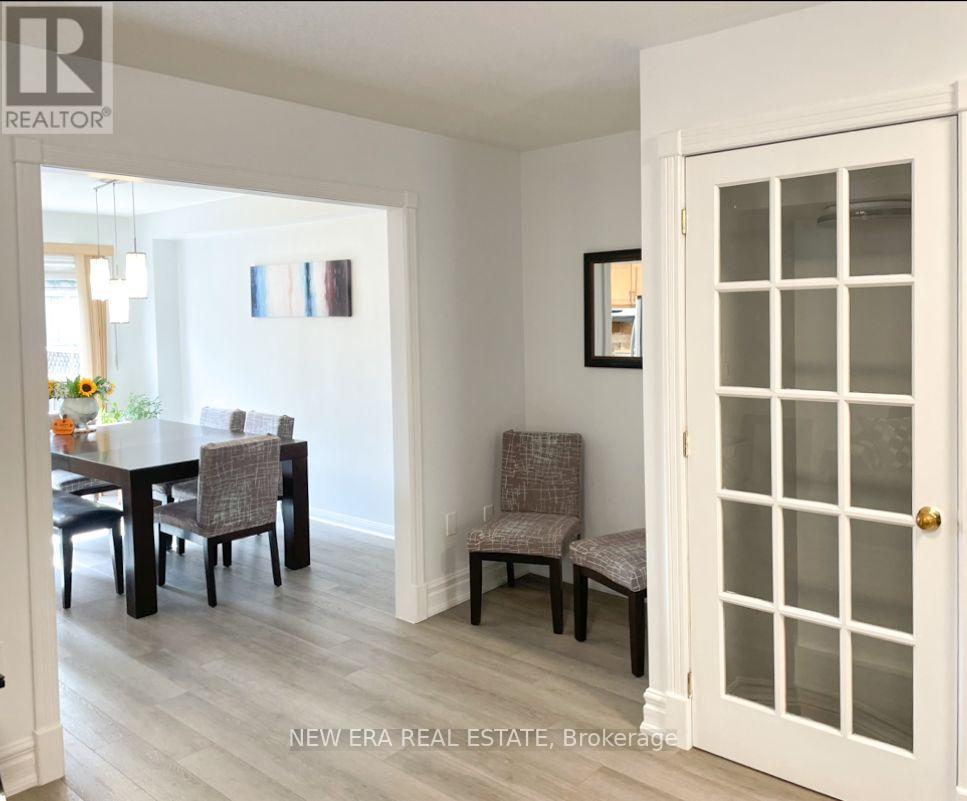 1377 Spring Garden Court, Mississauga, Ontario  L5N 8K6 - Photo 7 - W12679754