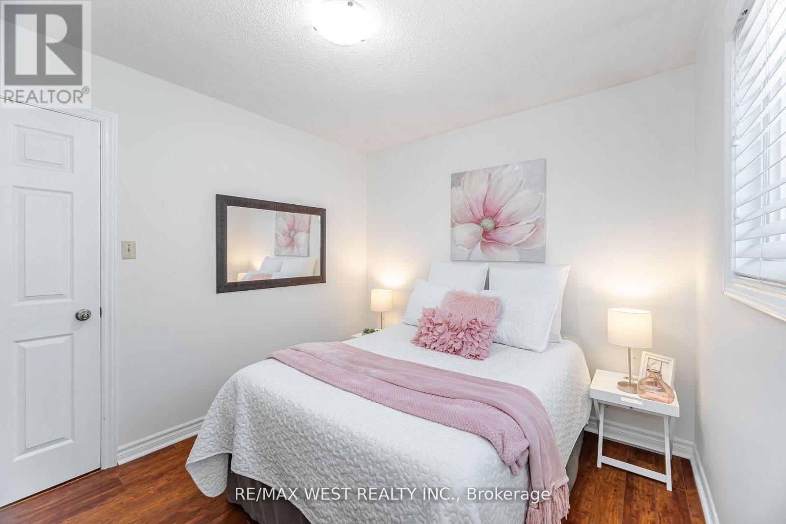 17 Malcolm Crescent, Brampton, Ontario  L6S 3C7 - Photo 21 - W12679760