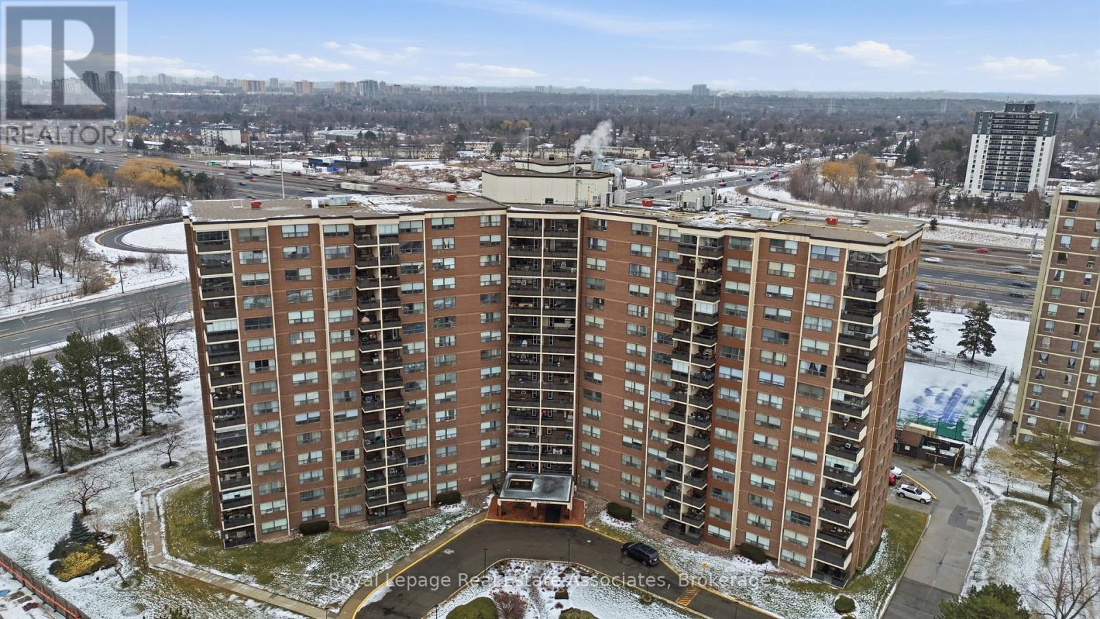 706 - 551 The West Mall, Toronto, Ontario M9C 1G7 - Photo 1 - W12679774