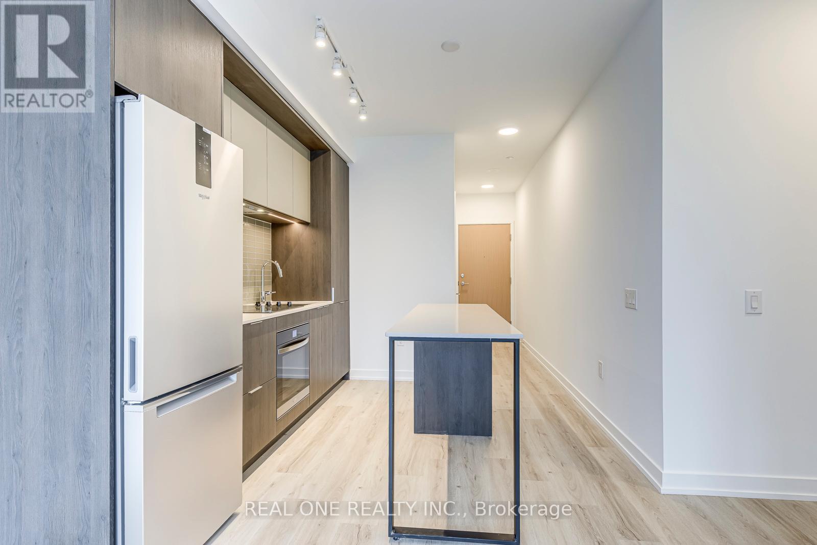 3805 - 395 Square One Drive, Mississauga, Ontario  L5B 0P6 - Photo 10 - W12679822