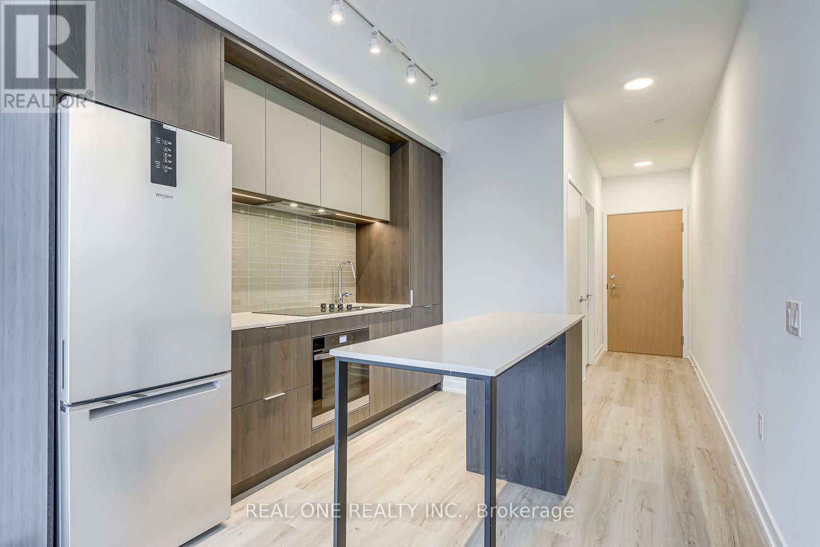 3805 - 395 Square One Drive, Mississauga, Ontario  L5B 0P6 - Photo 11 - W12679822