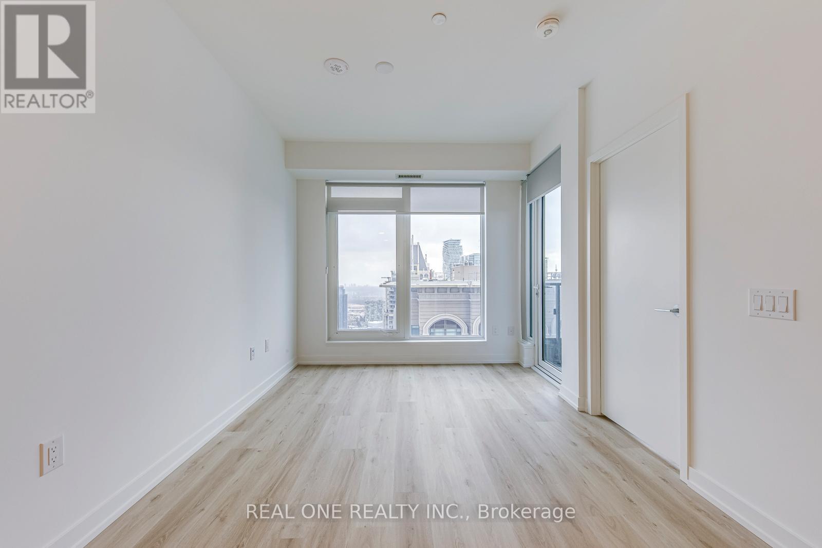 3805 - 395 Square One Drive, Mississauga, Ontario  L5B 0P6 - Photo 13 - W12679822