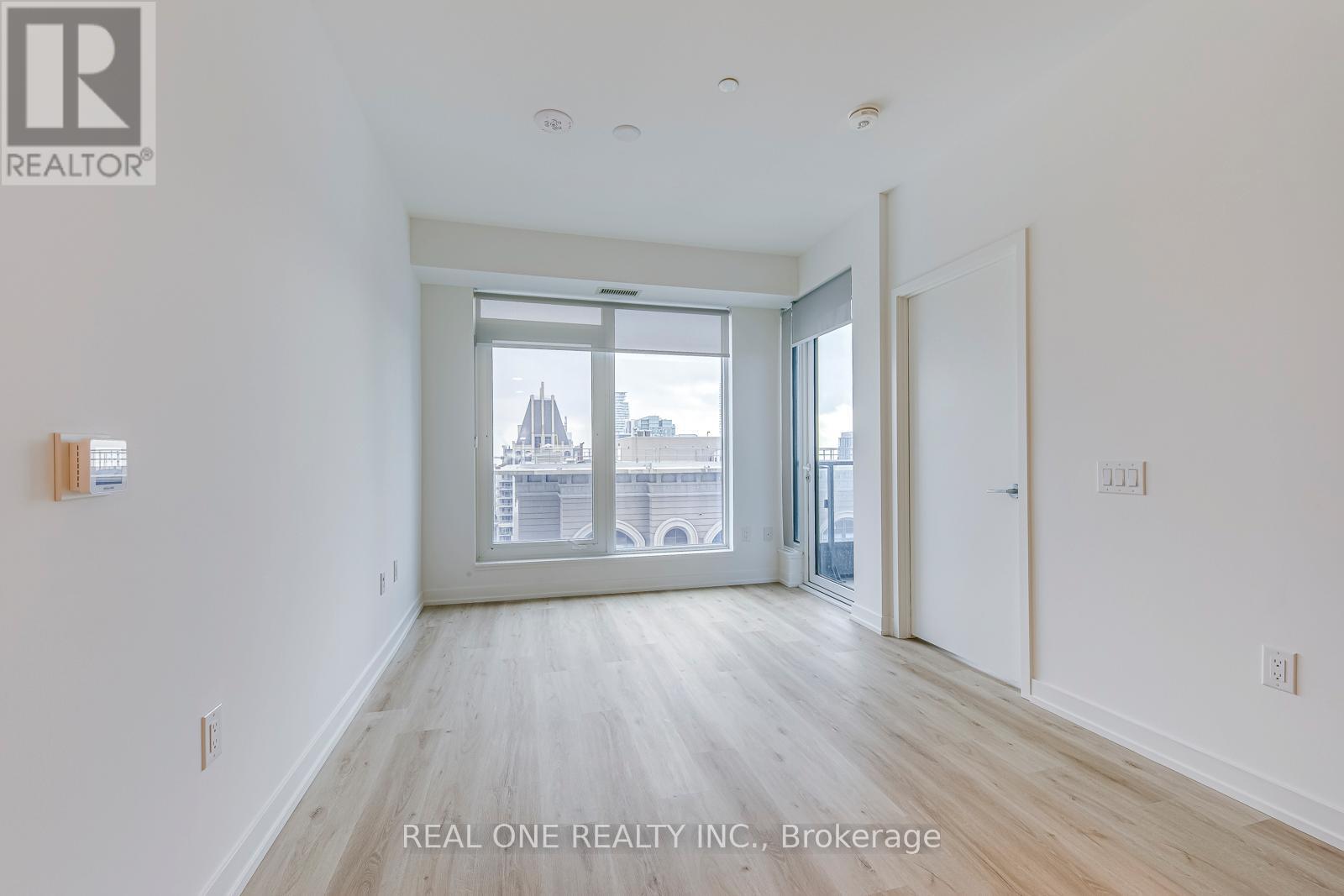 3805 - 395 Square One Drive, Mississauga, Ontario  L5B 0P6 - Photo 14 - W12679822