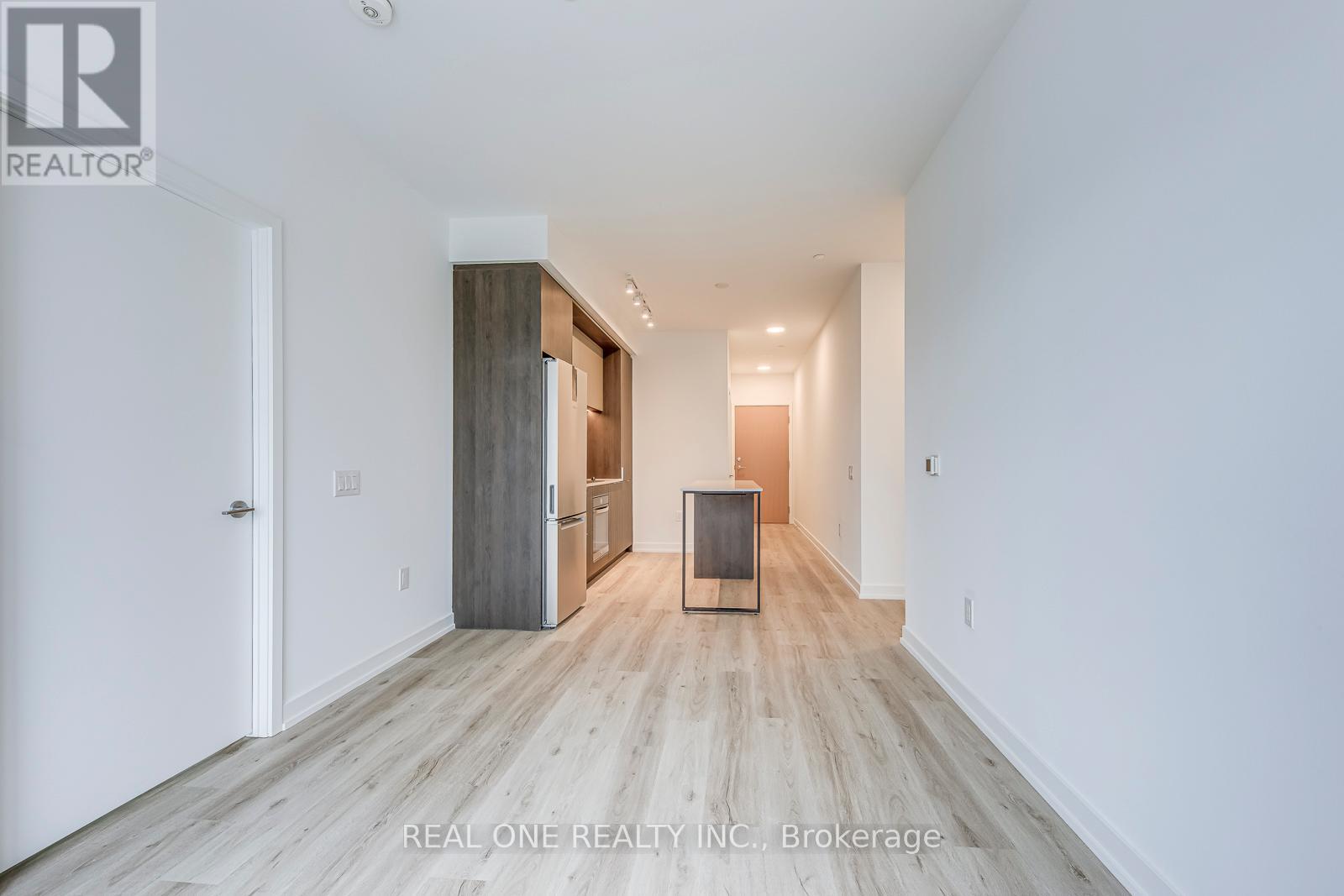 3805 - 395 Square One Drive, Mississauga, Ontario  L5B 0P6 - Photo 15 - W12679822