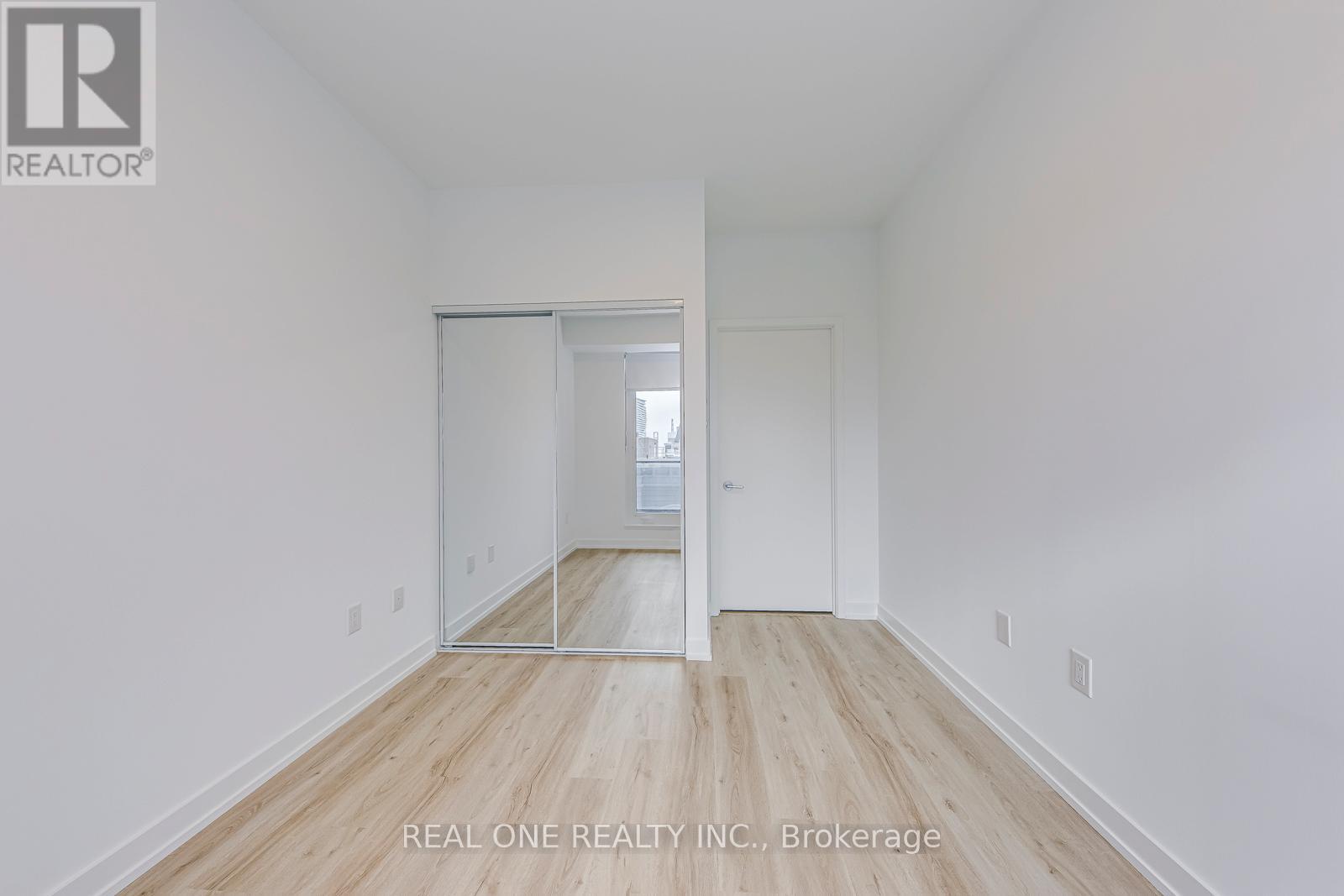 3805 - 395 Square One Drive, Mississauga, Ontario  L5B 0P6 - Photo 23 - W12679822