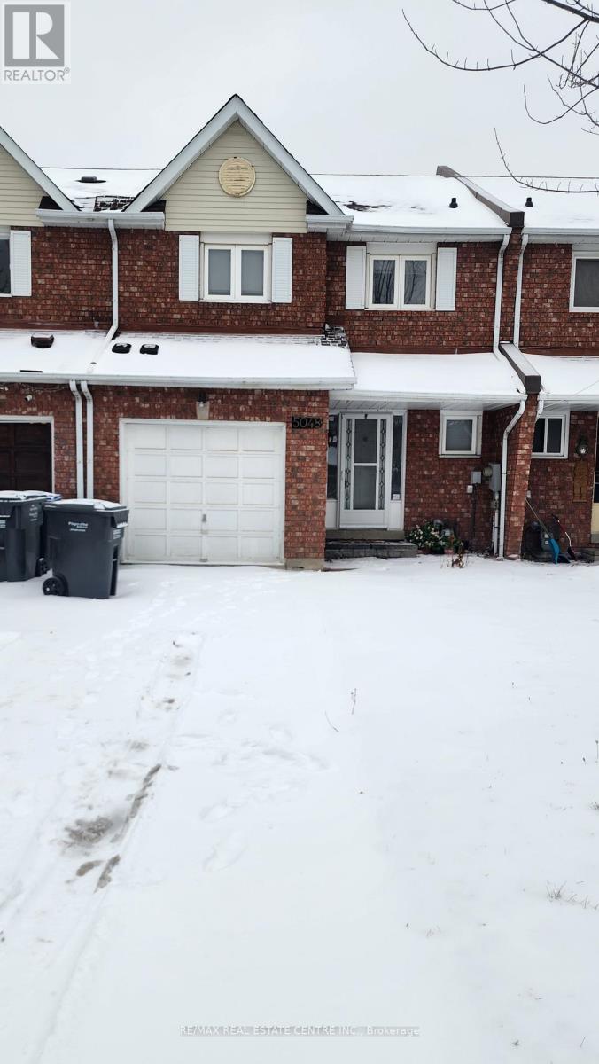 5048 Willowood Drive, Mississauga, Ontario  L5R 3R6 - Photo 1 - W12679830