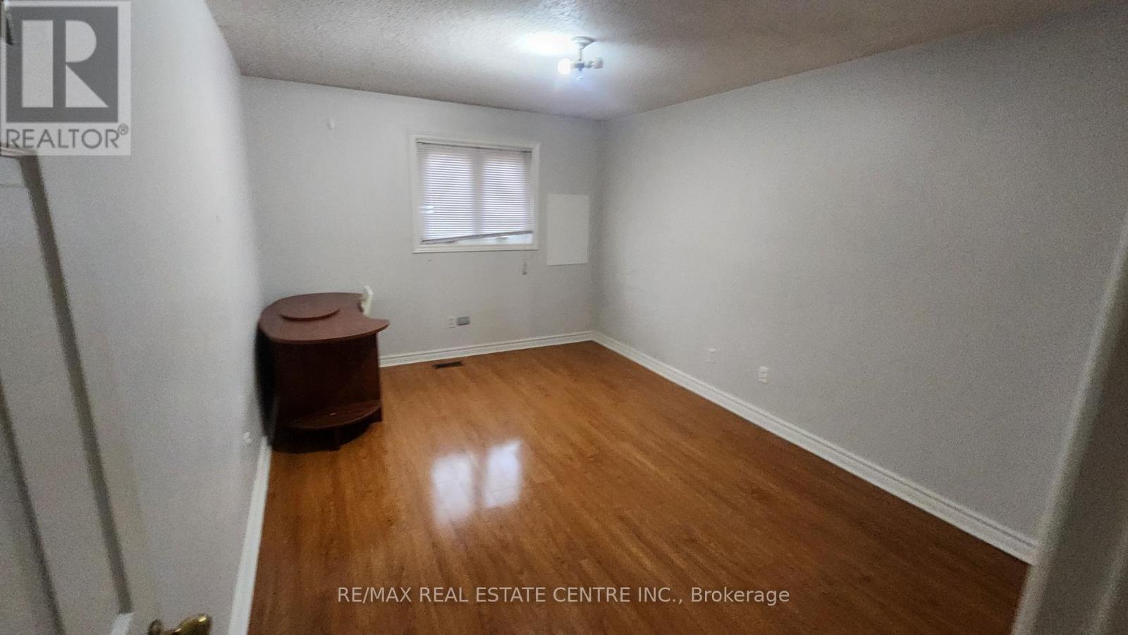 5048 Willowood Drive, Mississauga, Ontario  L5R 3R6 - Photo 8 - W12679830