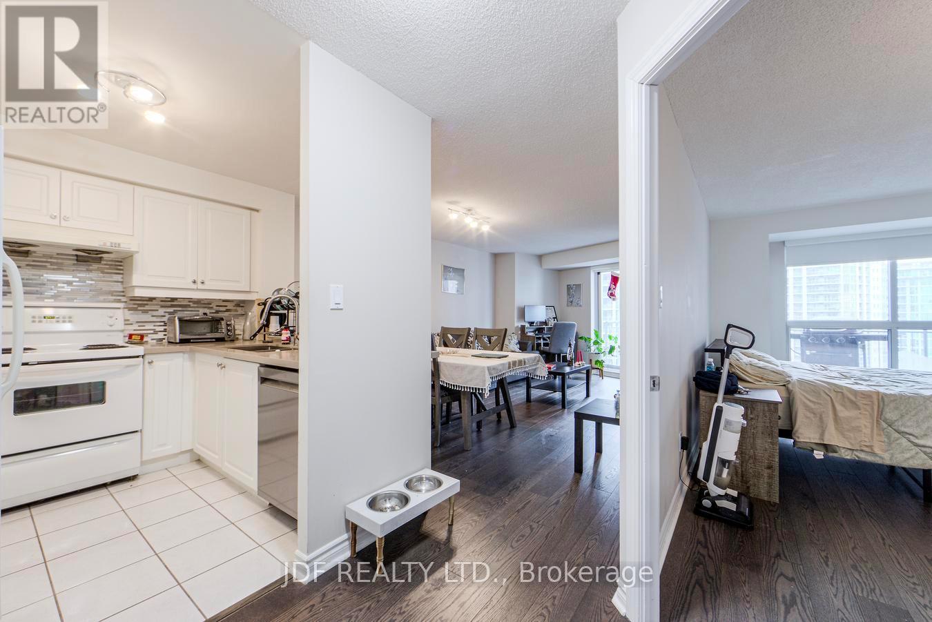 920 - 2111 Lake Shore Boulevard W, Toronto, Ontario  M8V 4B2 - Photo 10 - W12679860