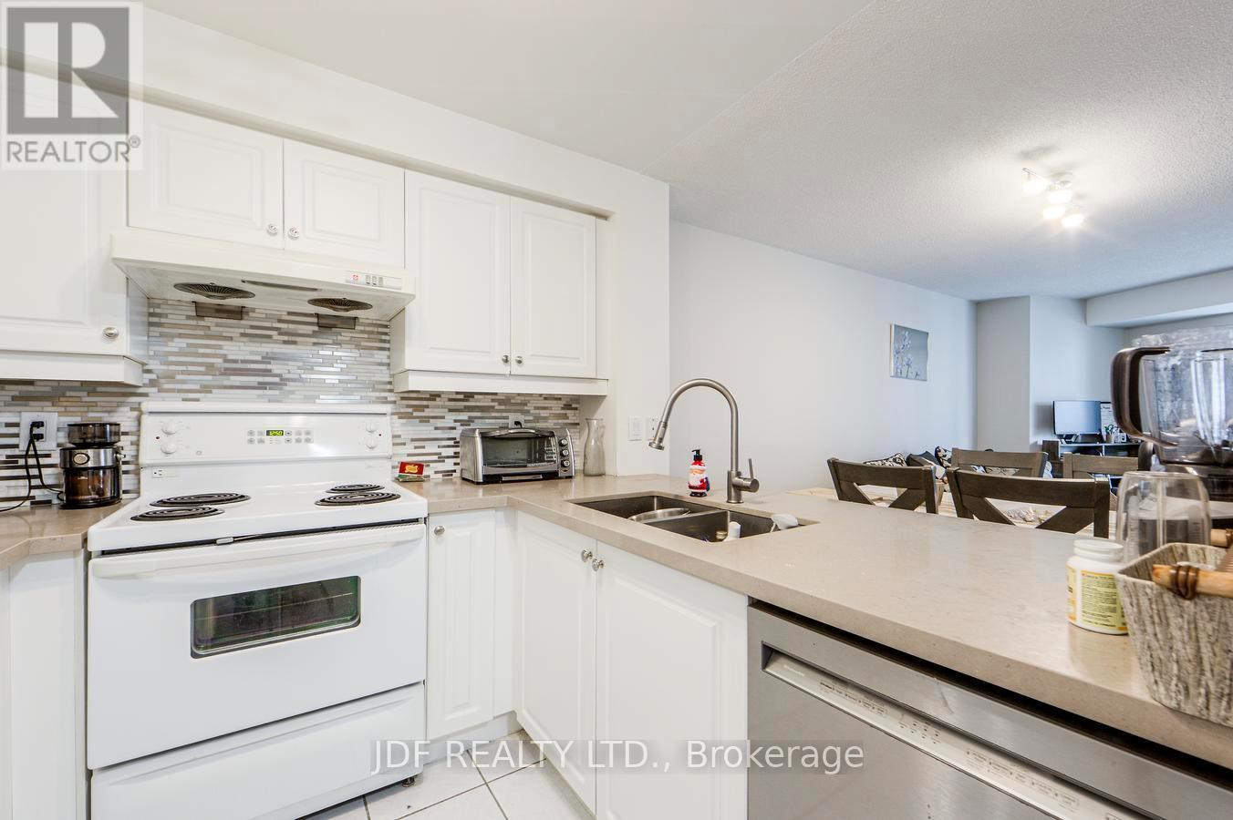 920 - 2111 Lake Shore Boulevard W, Toronto, Ontario  M8V 4B2 - Photo 19 - W12679860