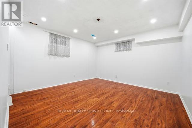 8 Nottawasaga Crescent, Brampton, Ontario  L6Z 1B9 - Photo 32 - W12679868