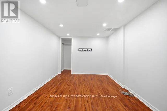 8 Nottawasaga Crescent, Brampton, Ontario  L6Z 1B9 - Photo 35 - W12679868