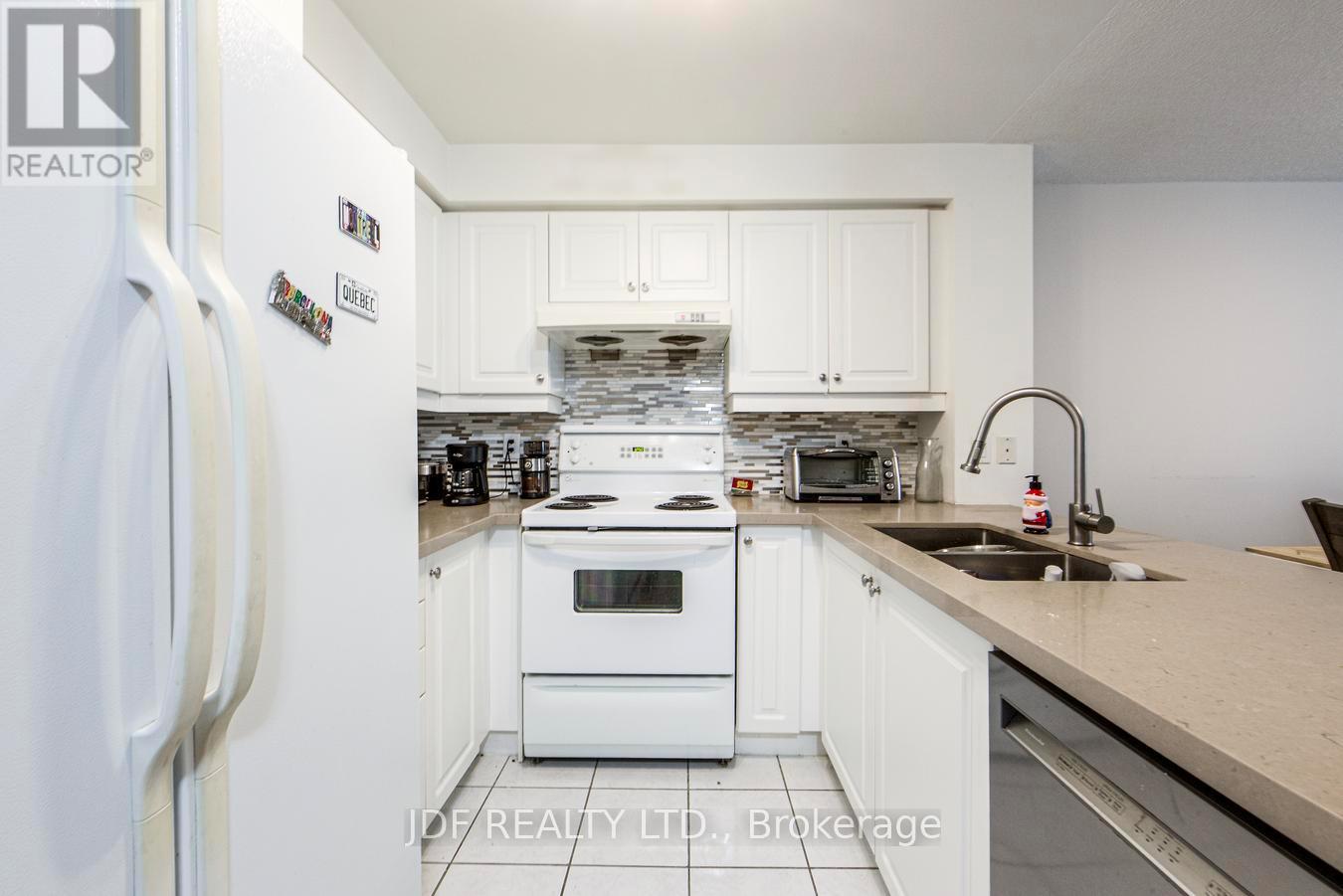 920 - 2111 Lake Shore Boulevard, Toronto, Ontario  M8V 4B2 - Photo 18 - W12679880
