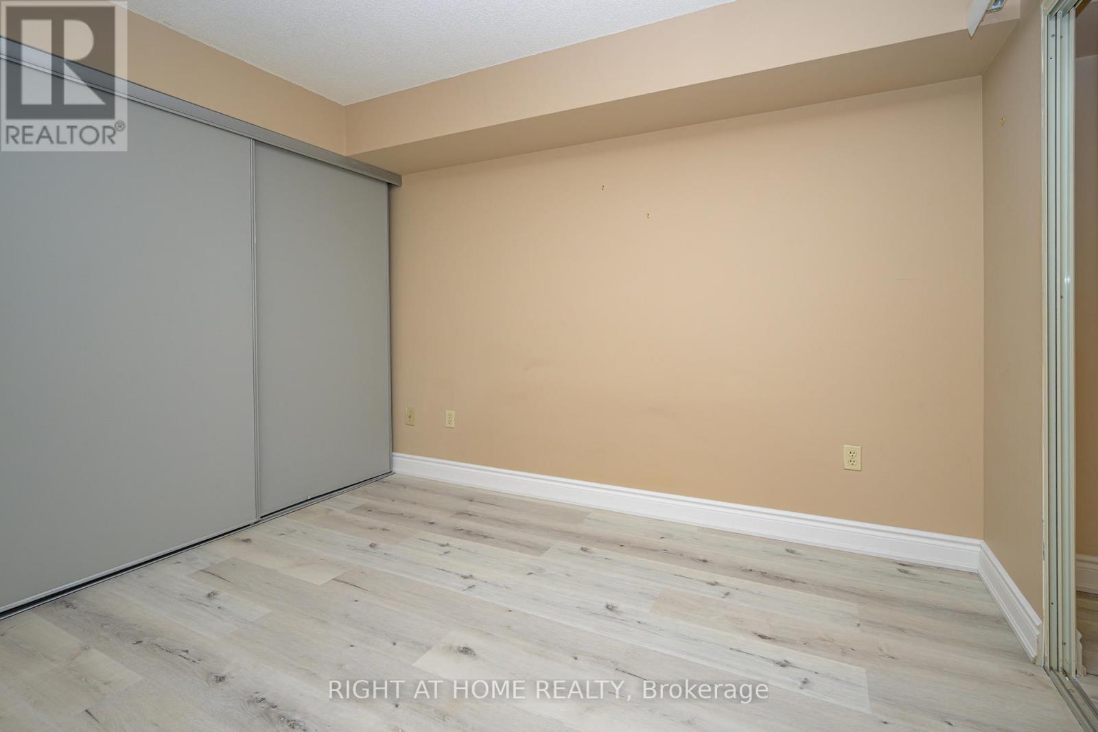 702 - 335 Webb Drive, Mississauga, Ontario  L5B 4A1 - Photo 20 - W12679936