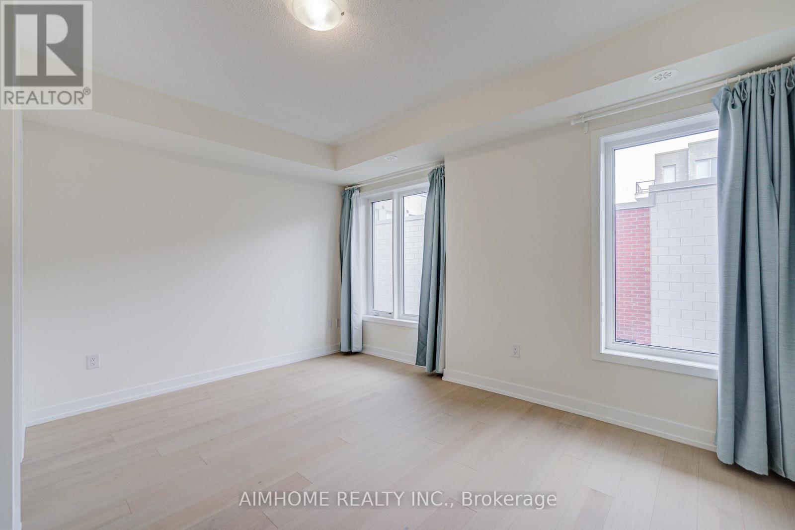 135 Frederick Tisdale Drive, Toronto, Ontario  M3K 0C6 - Photo 21 - W12679964