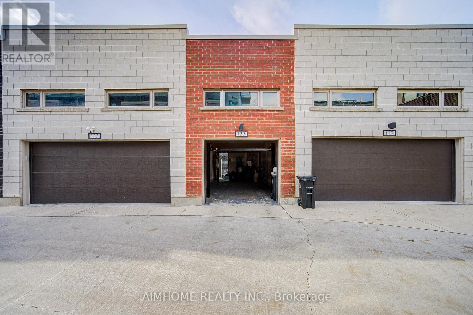 135 Frederick Tisdale Drive, Toronto, Ontario  M3K 0C6 - Photo 31 - W12679964