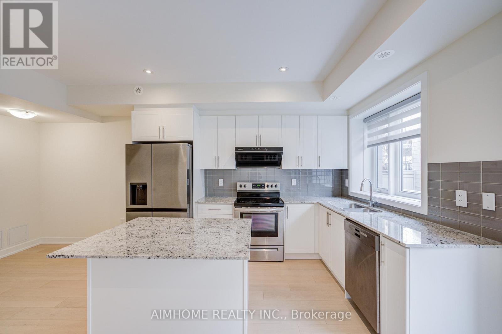 135 Frederick Tisdale Drive, Toronto, Ontario  M3K 0C6 - Photo 4 - W12679964
