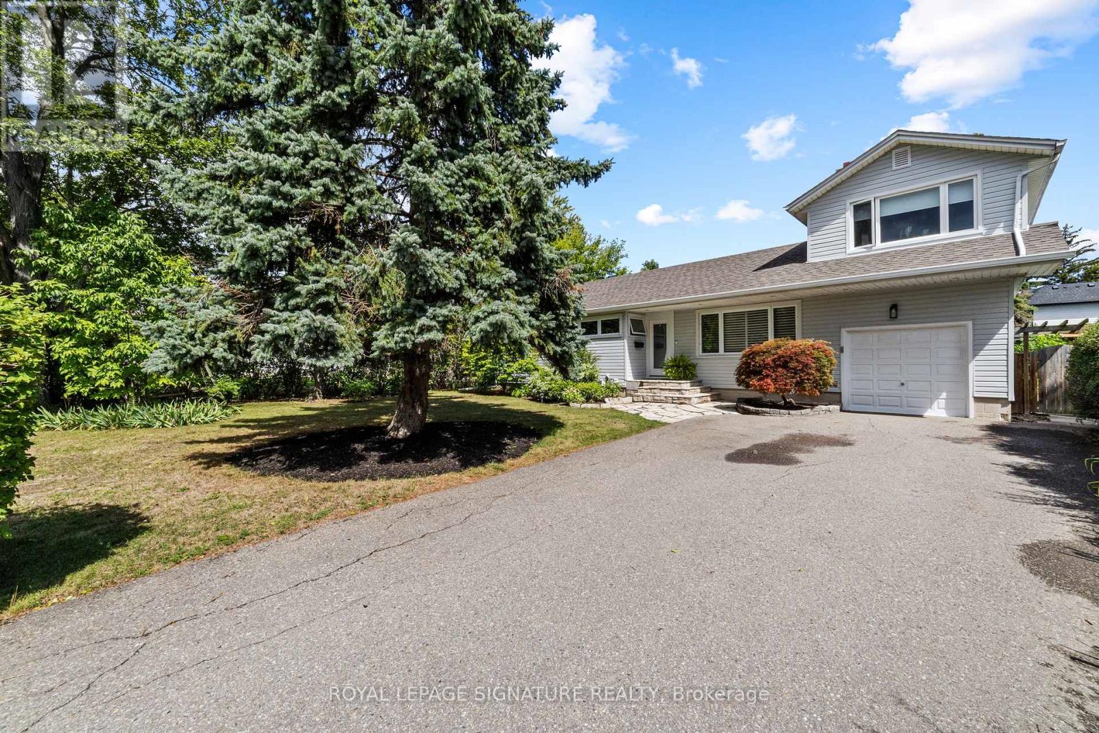 45 Crescent Road, Oakville, Ontario  L6K 1W3 - Photo 2 - W12679992