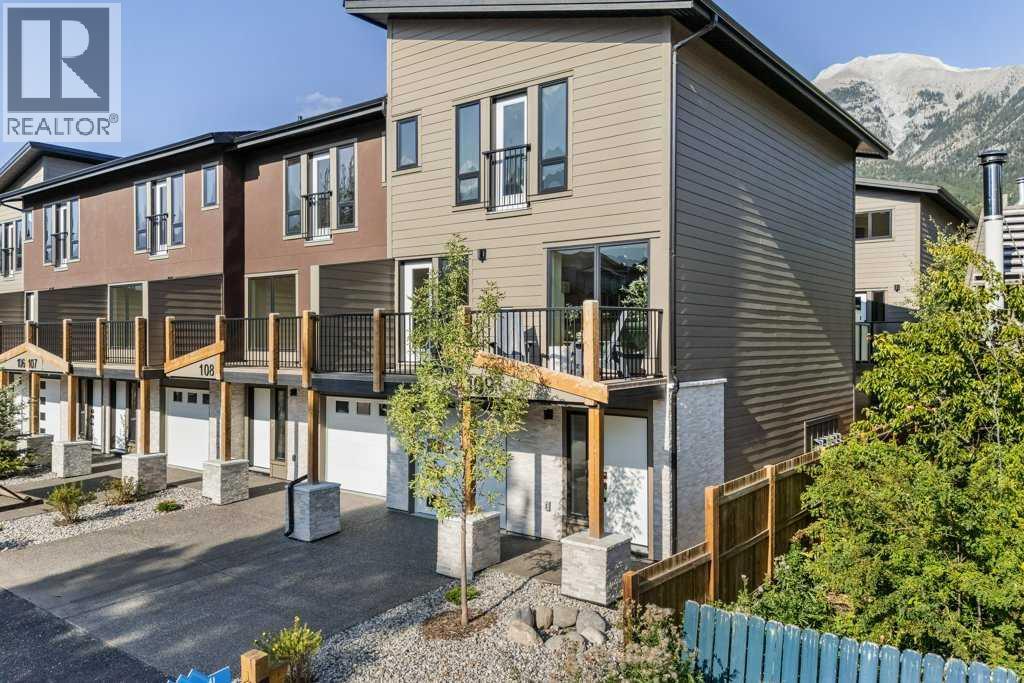 102, 1330 1st Avenue, Canmore, Alberta  T1W 1M4 - Photo 2 - A2270347