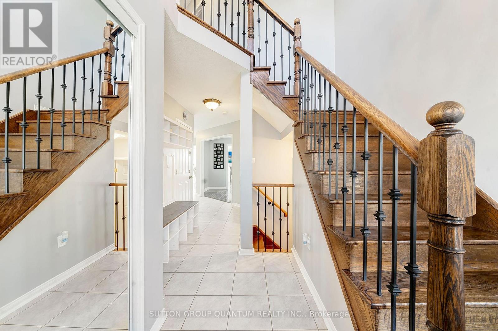 157 Voyager Pass, Hamilton, Ontario  L0R 1C0 - Photo 2 - X12679708