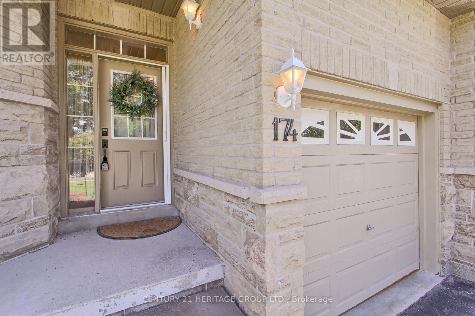 28 - 174 Lindsay Street N, Kawartha Lakes, Ontario K9V 0A3 - Photo 2 - X12679888