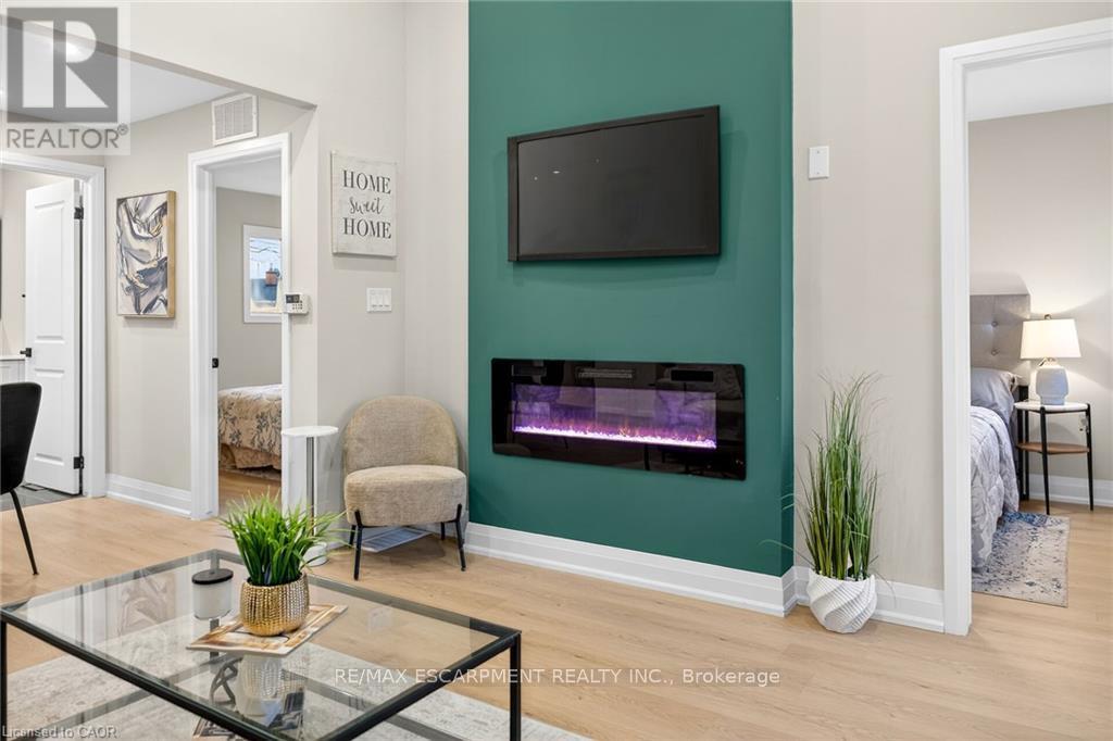 156 Walter Avenue N, Hamilton, Ontario  L8H 5R2 - Photo 11 - X12679912