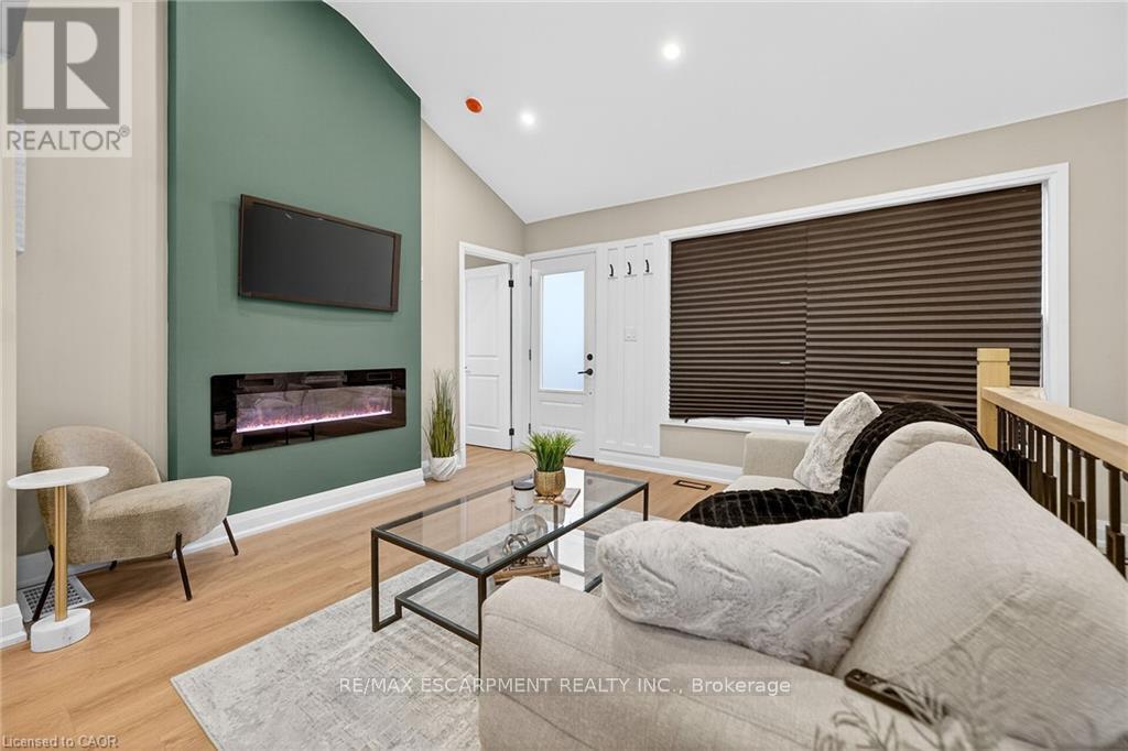 156 Walter Avenue N, Hamilton, Ontario  L8H 5R2 - Photo 9 - X12679912