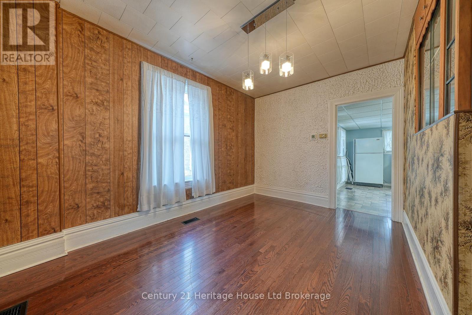 12 Sydenham Street, Woodstock, Ontario  N4S 7B2 - Photo 17 - X12679060