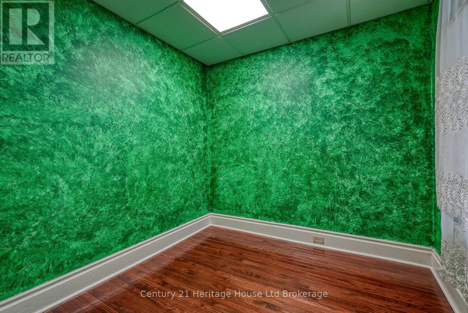 12 Sydenham Street, Woodstock, Ontario  N4S 7B2 - Photo 15 - X12679060