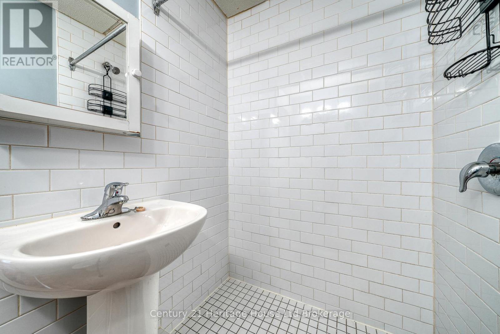 12 Sydenham Street, Woodstock, Ontario  N4S 7B2 - Photo 25 - X12679060