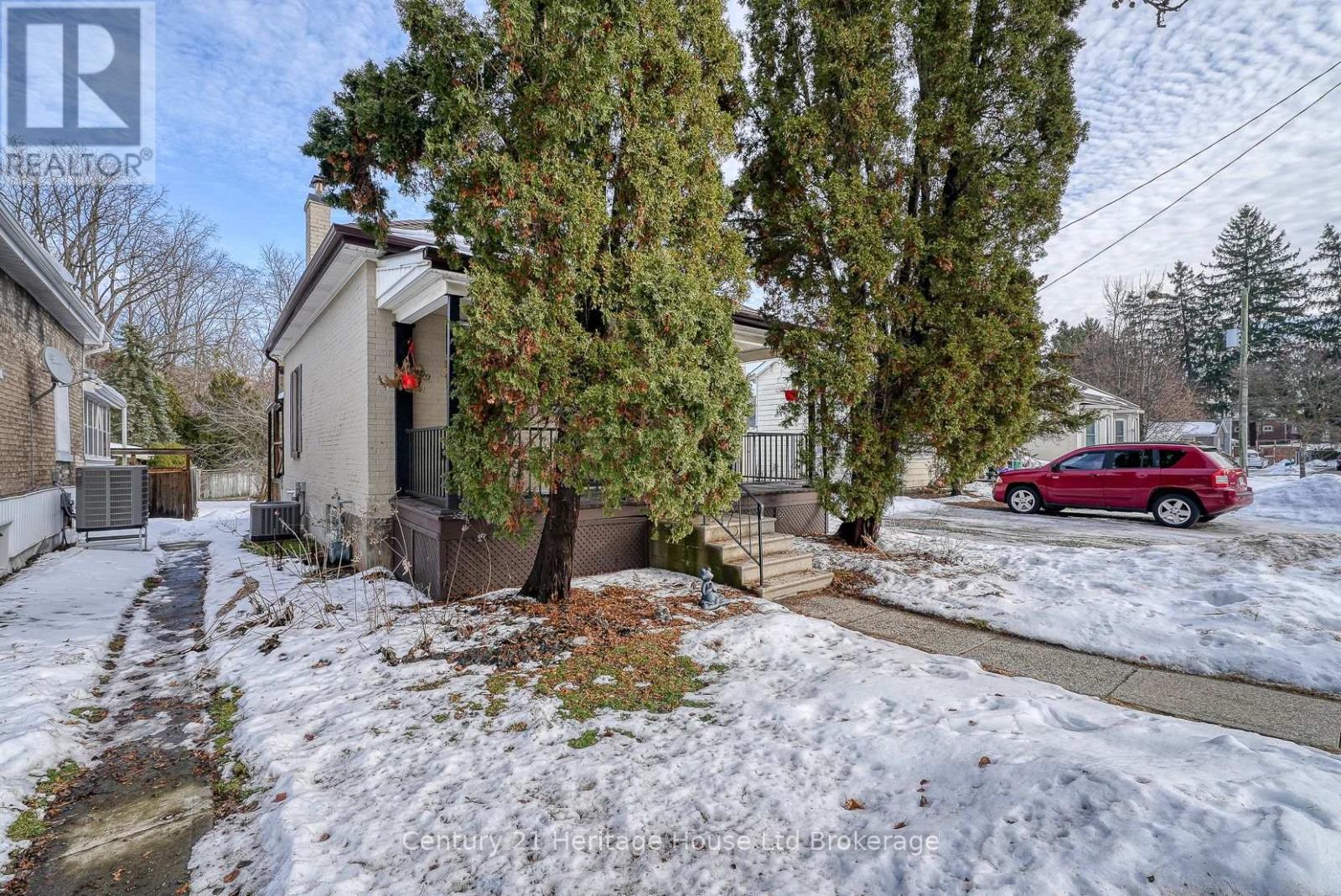 12 Sydenham Street, Woodstock, Ontario  N4S 7B2 - Photo 2 - X12679060