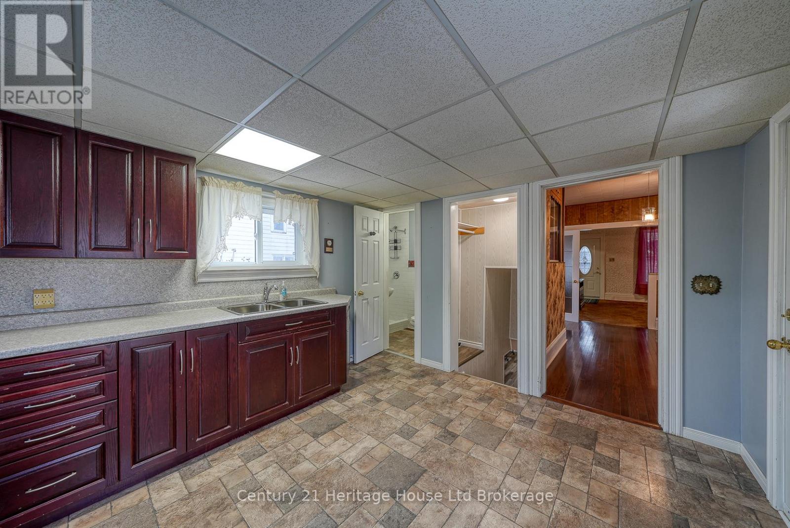 12 Sydenham Street, Woodstock, Ontario  N4S 7B2 - Photo 23 - X12679060