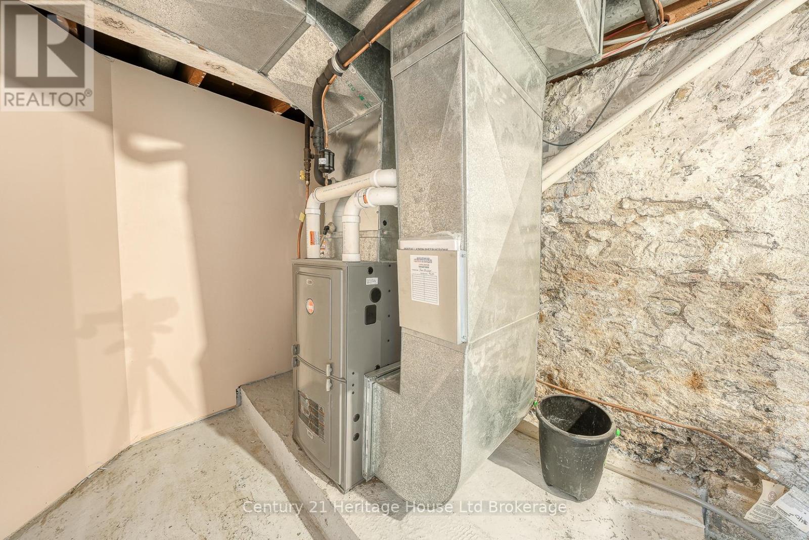 12 Sydenham Street, Woodstock, Ontario  N4S 7B2 - Photo 35 - X12679060