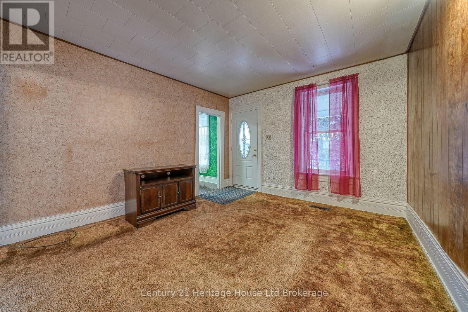 12 Sydenham Street, Woodstock, Ontario  N4S 7B2 - Photo 9 - X12679060