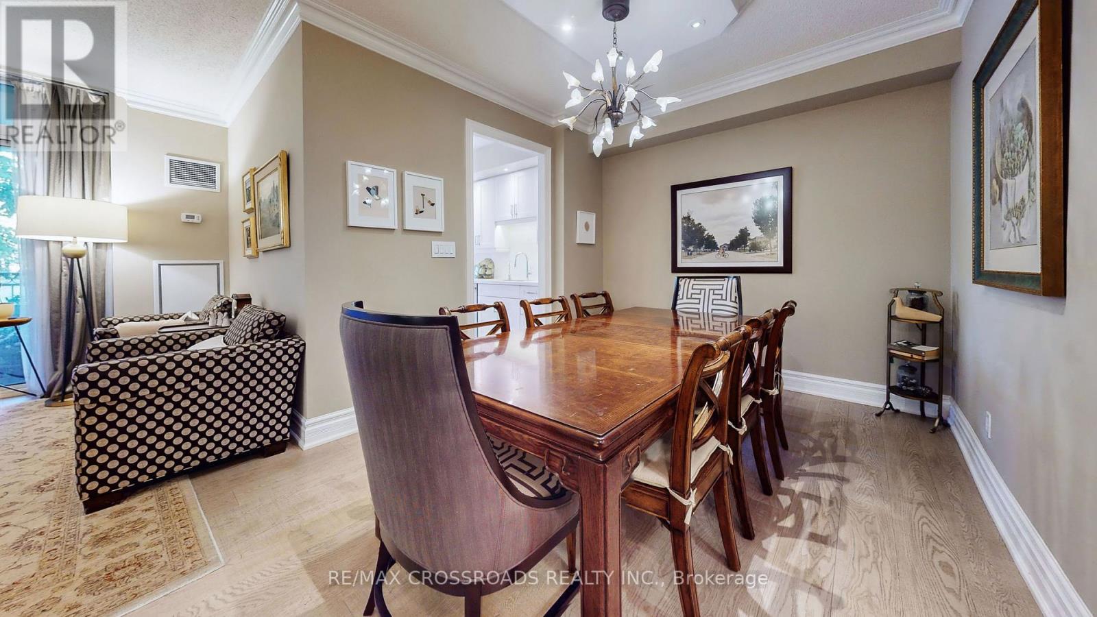 210 - 10 Old York Mills Road, Toronto, Ontario  M2P 2G9 - Photo 11 - C12657522