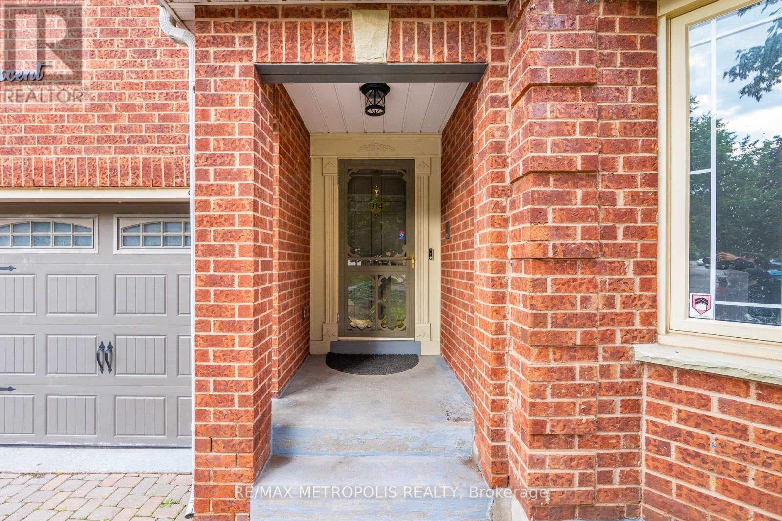 914 Sproule Crescent, Oshawa, Ontario  L1K 2C8 - Photo 5 - E12676614